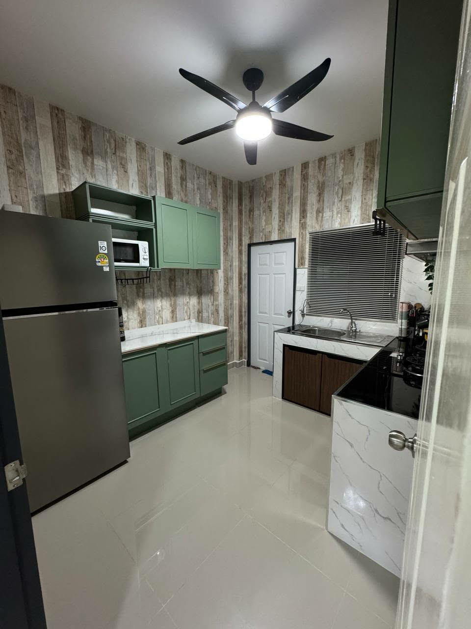 Like New 2 Bed 1 Bath Townhouse In North Pattaya photo 33