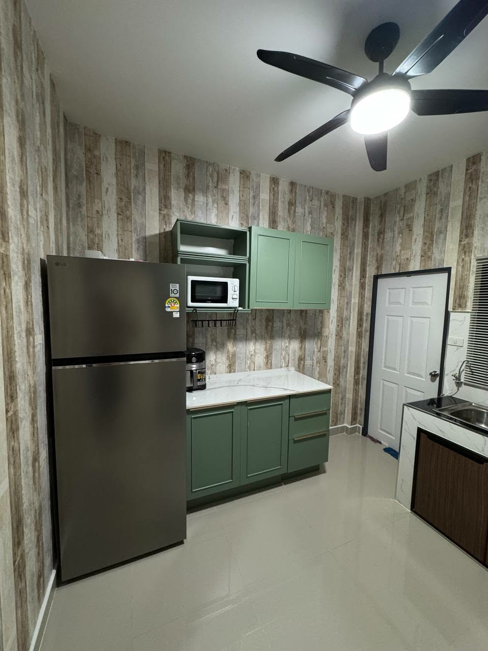 Like New 2 Bed 1 Bath Townhouse In North Pattaya photo 35