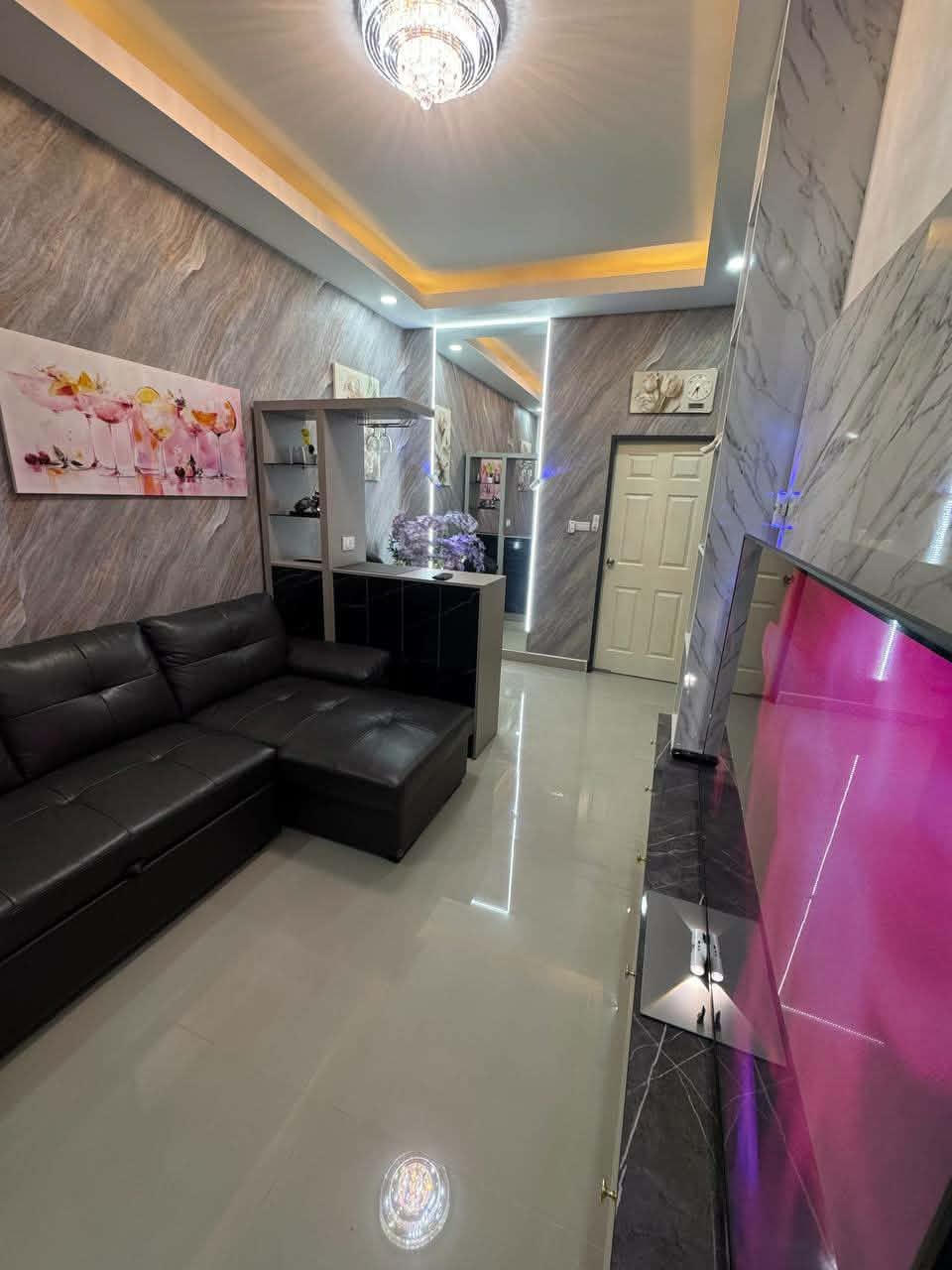 Like New 2 Bed 1 Bath Townhouse In North Pattaya photo 32