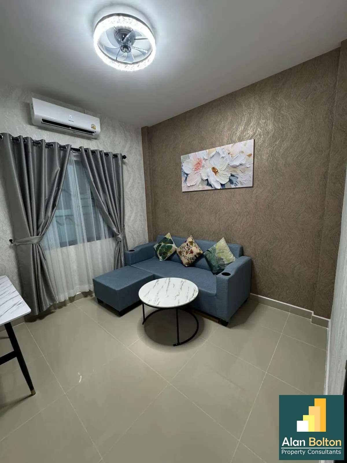 Like New 2 Bed 1 Bath Townhouse In North Pattaya photo 7