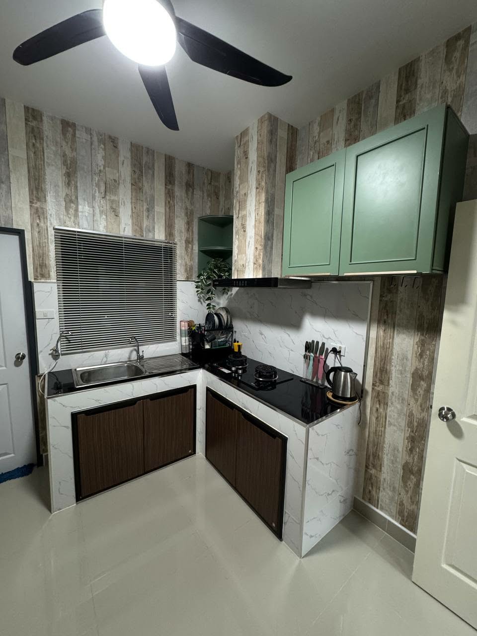 Like New 2 Bed 1 Bath Townhouse In North Pattaya photo 34