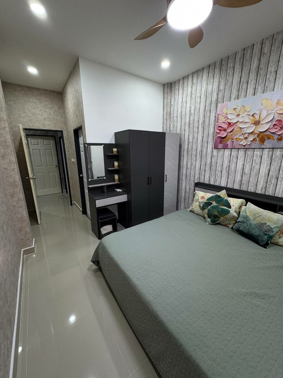 Like New 2 Bed 1 Bath Townhouse In North Pattaya photo 41