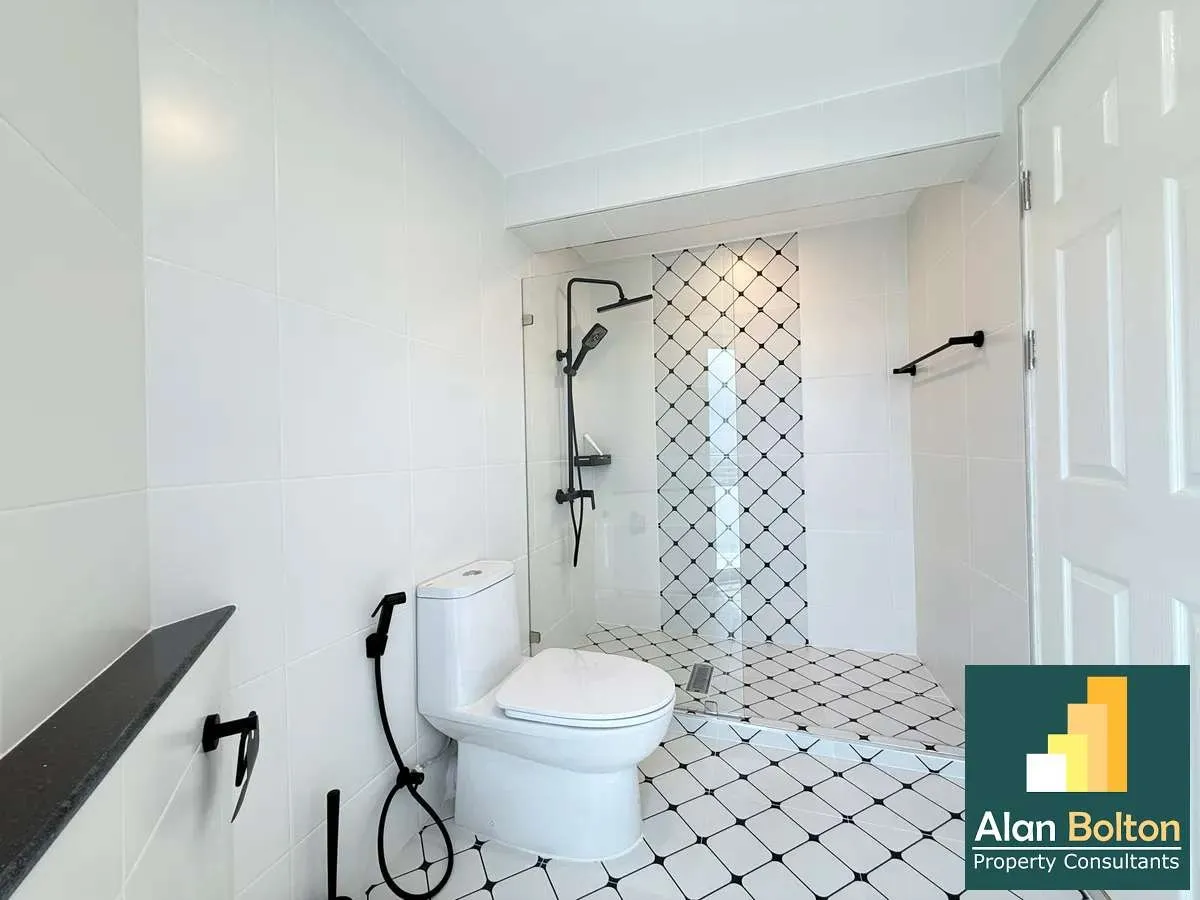 Large balcony with a sea view for rent in Jomtien photo 16