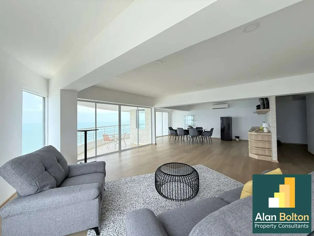 Large balcony with a sea view for rent in Jomtien photo 5