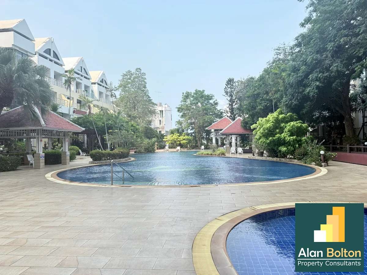 Large balcony with a sea view for rent in Jomtien photo 18