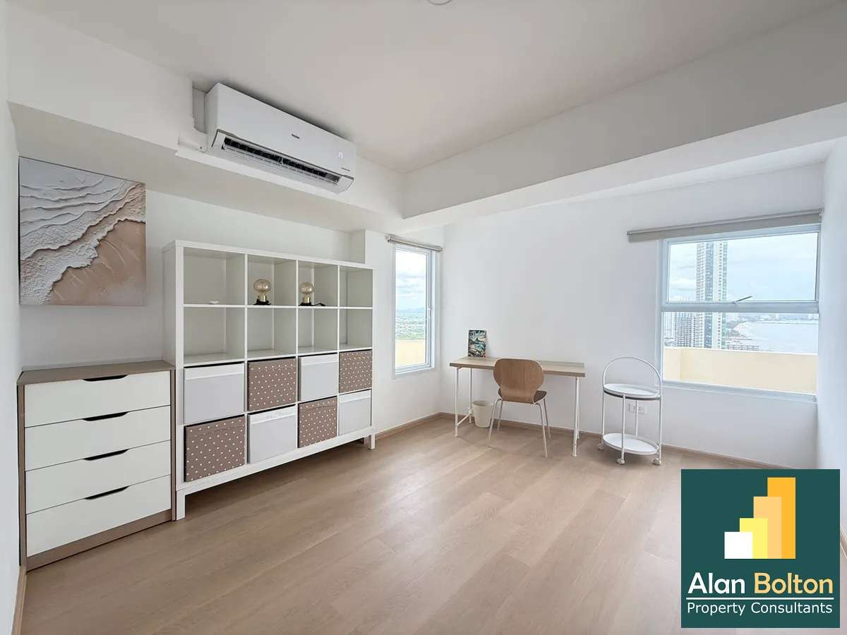 Large balcony with a sea view for rent in Jomtien photo 13