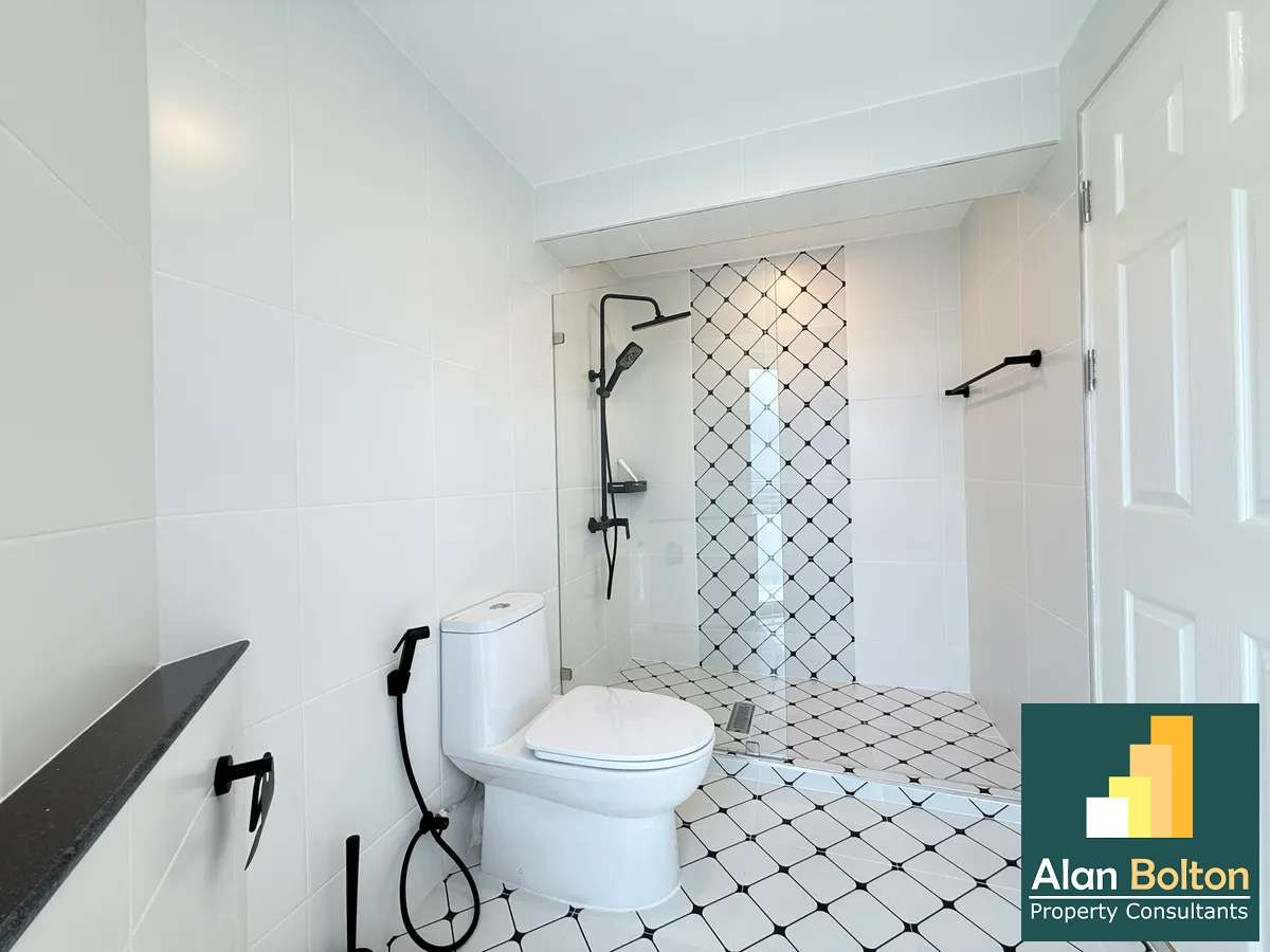 Large balcony with a sea view for rent in Jomtien photo 16