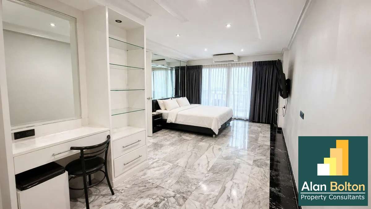 Spacious 3-Bedroom Condo with Large Balcony at Royal Hill Resort – Thappraya Road photo 14