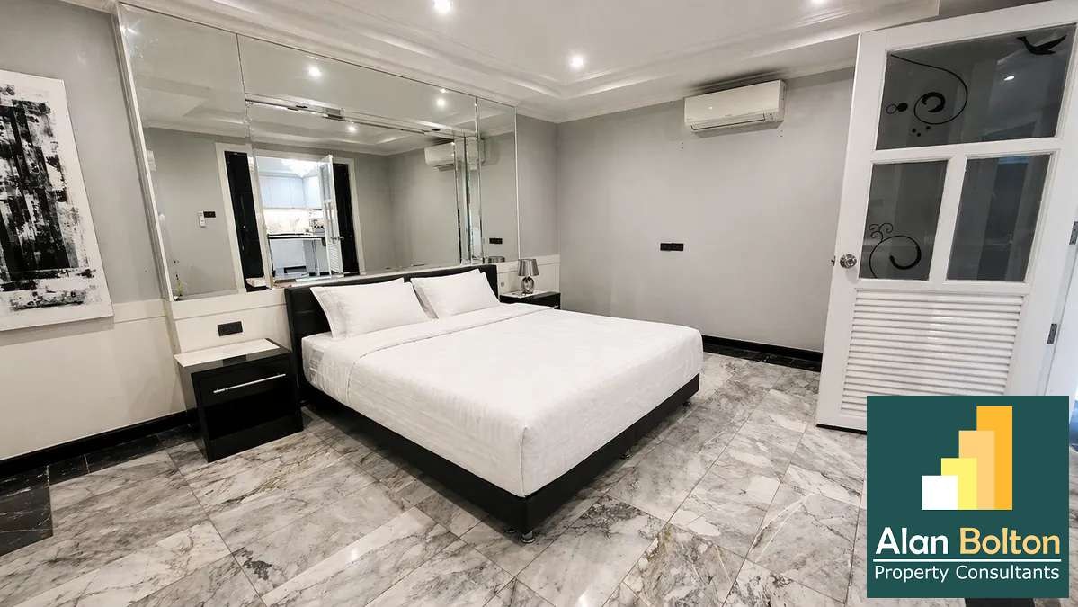Spacious 3-Bedroom Condo with Large Balcony at Royal Hill Resort – Thappraya Road photo 11