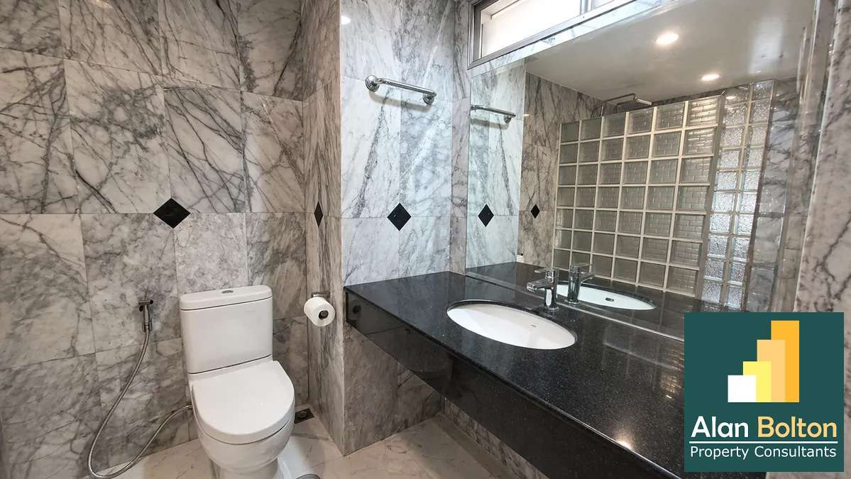 Spacious 3-Bedroom Condo with Large Balcony at Royal Hill Resort – Thappraya Road photo 7