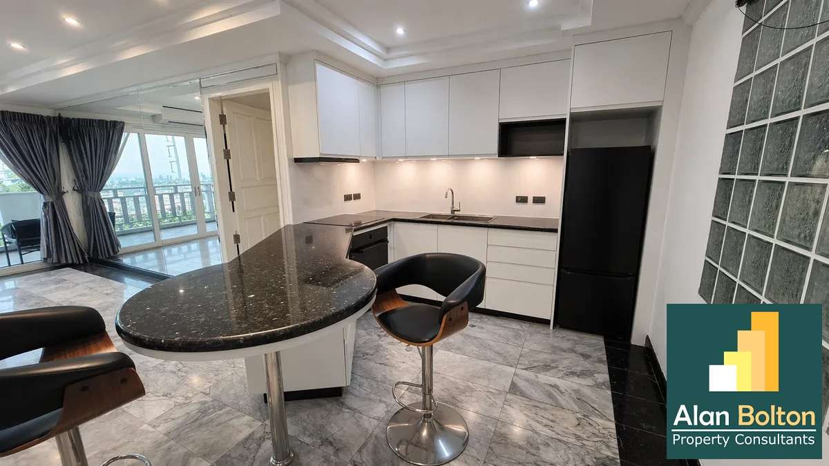 Spacious 3-Bedroom Condo with Large Balcony at Royal Hill Resort – Thappraya Road photo 5