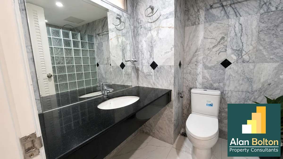 Spacious 3-Bedroom Condo with Large Balcony at Royal Hill Resort – Thappraya Road photo 15