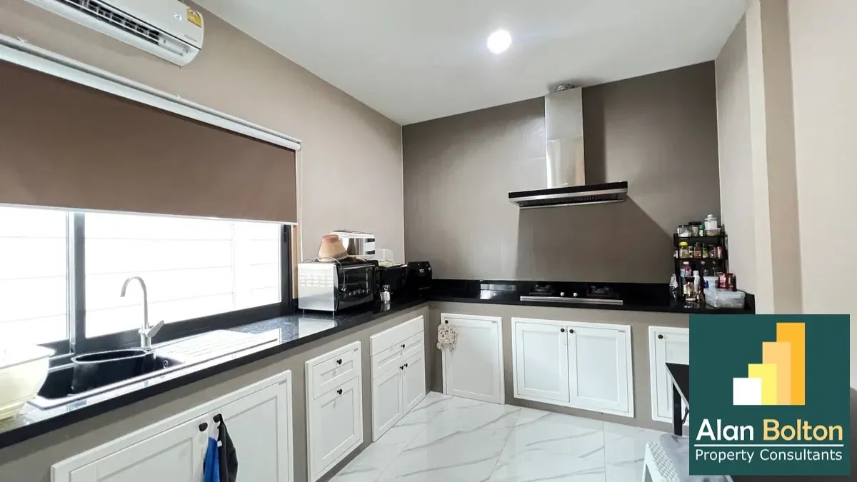 Beautiful Pool Villa For Rent In Huay-yai photo 11
