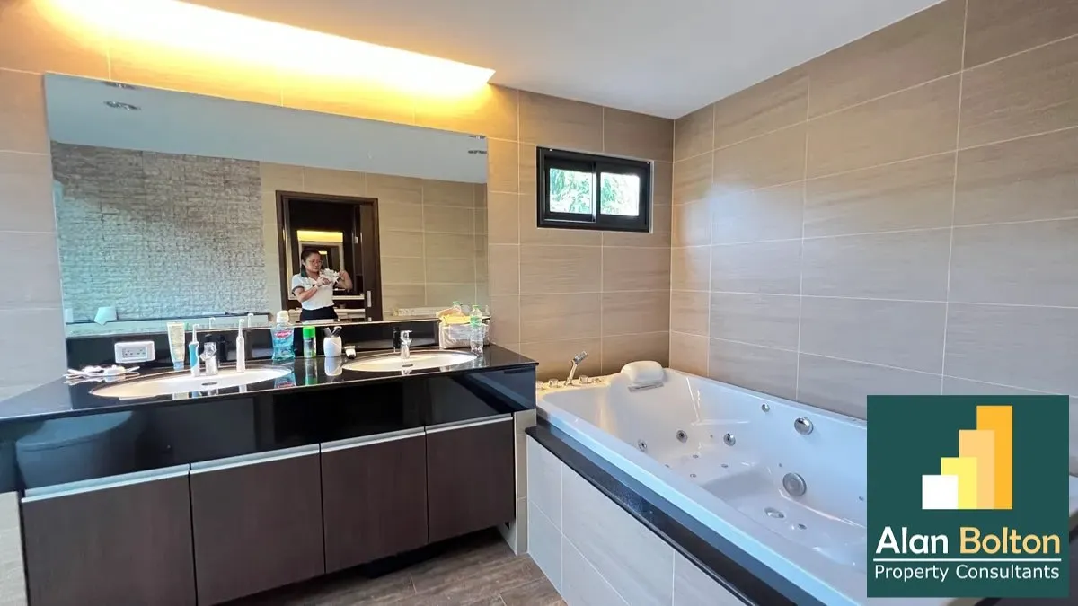 Beautiful Pool Villa For Rent In Huay-yai photo 4