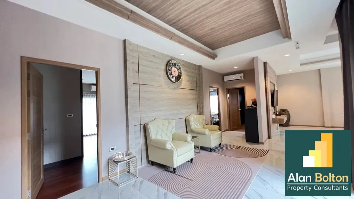 Beautiful Pool Villa For Rent In Huay-yai photo 5
