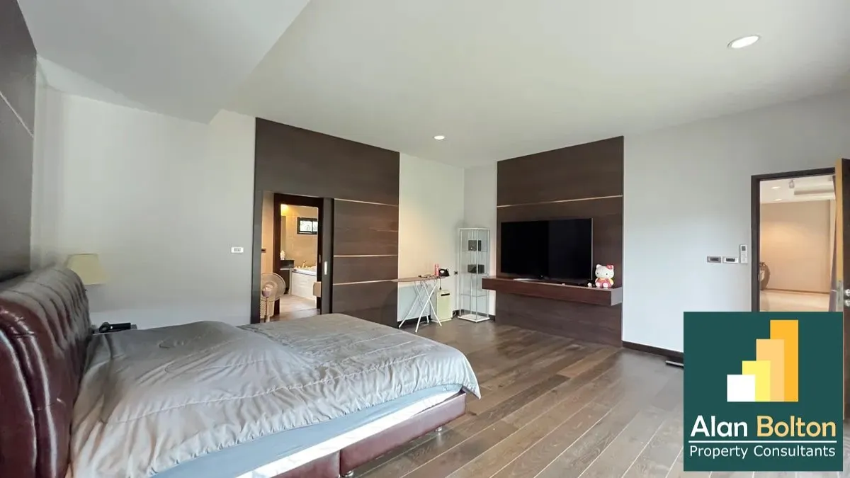 Beautiful Pool Villa For Rent In Huay-yai photo 10