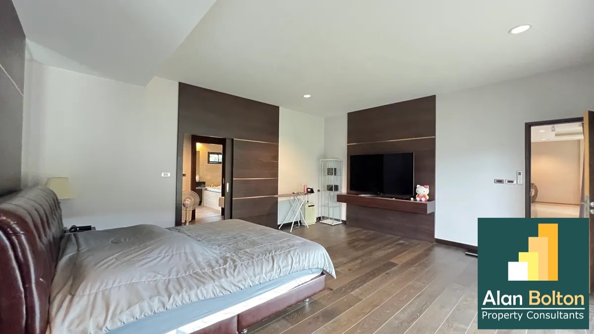 Beautiful Pool Villa For Rent In Huay-yai photo 10