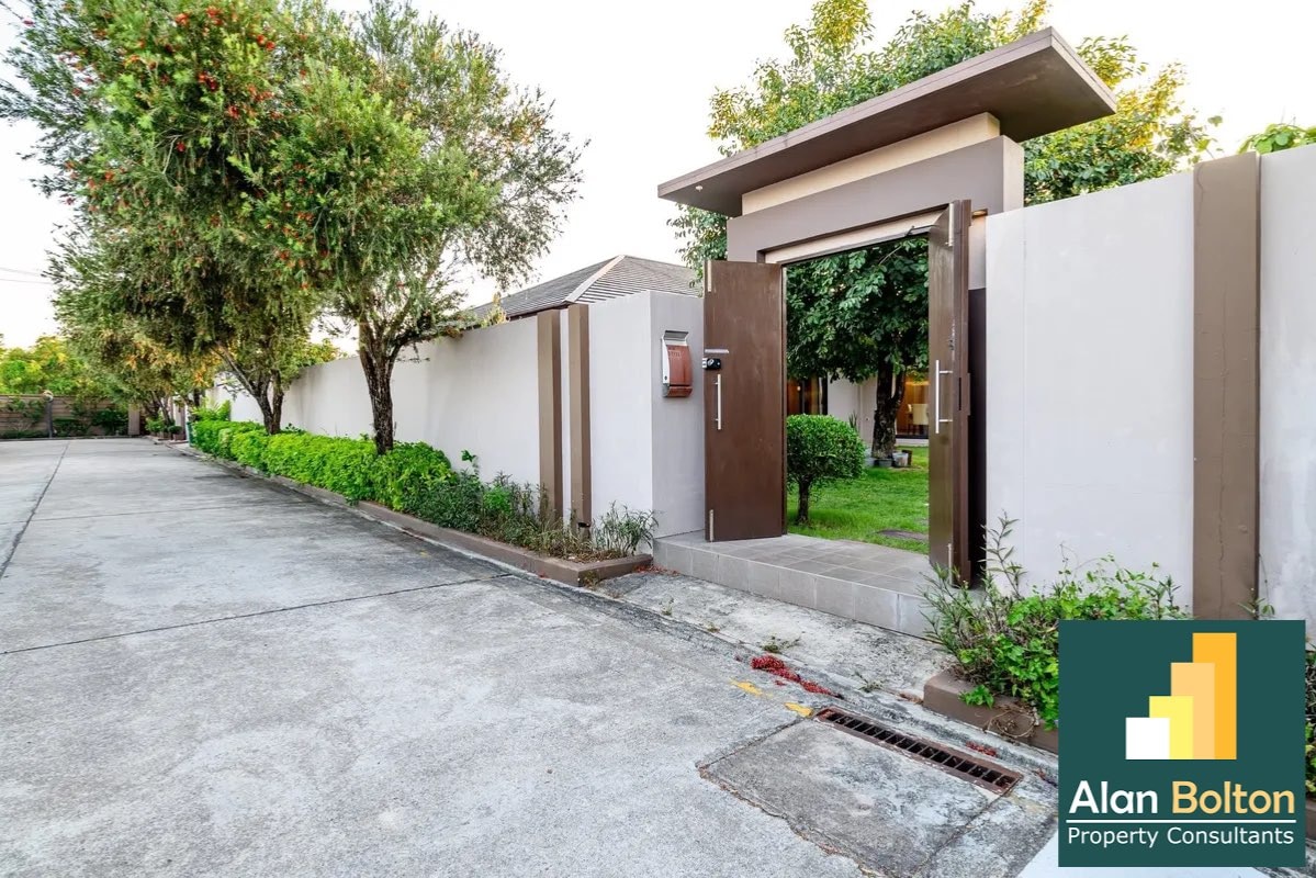 Beautiful Pool Villa For Rent In Huay-yai photo 23