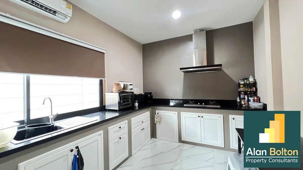 Beautiful Pool Villa For Rent In Huay-yai photo 11