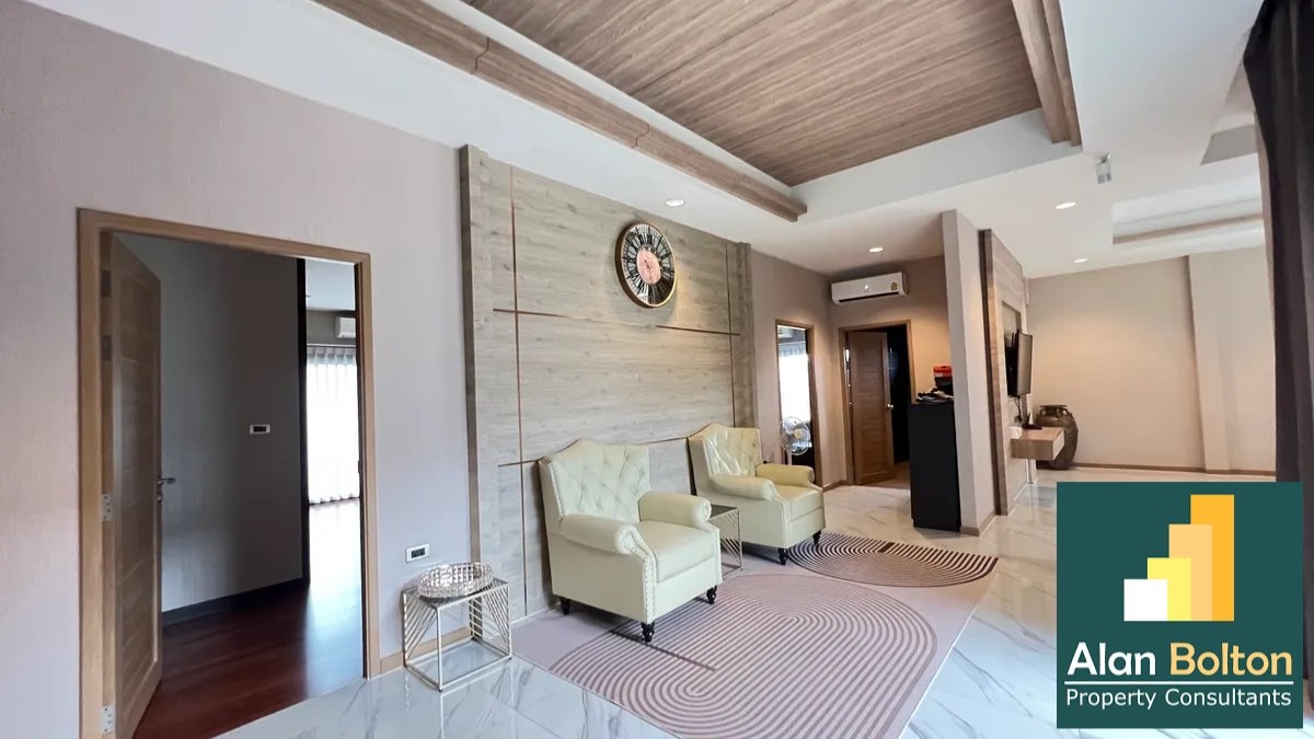 Beautiful Pool Villa For Rent In Huay-yai photo 5