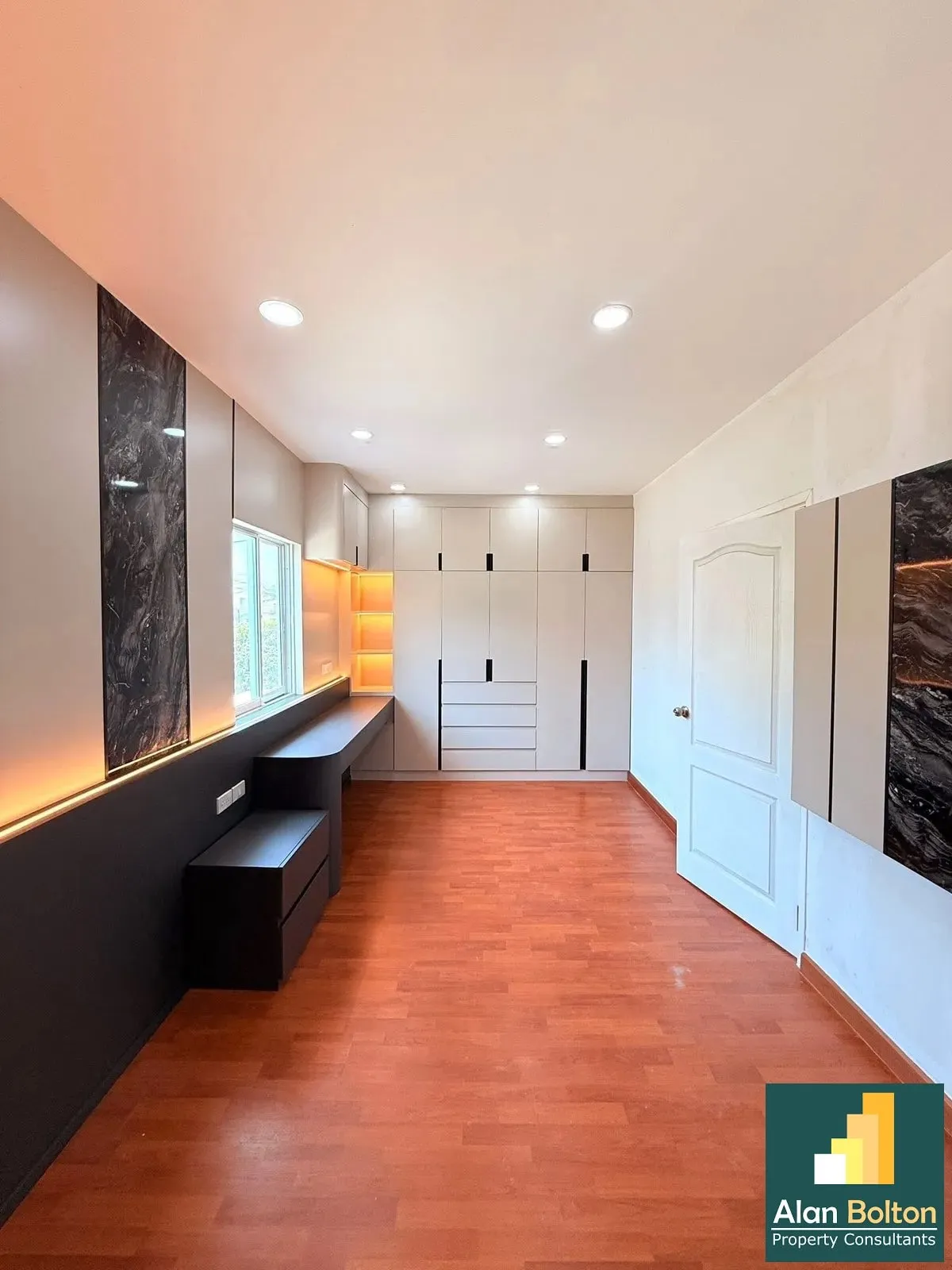 Townhome For Sale photo 4