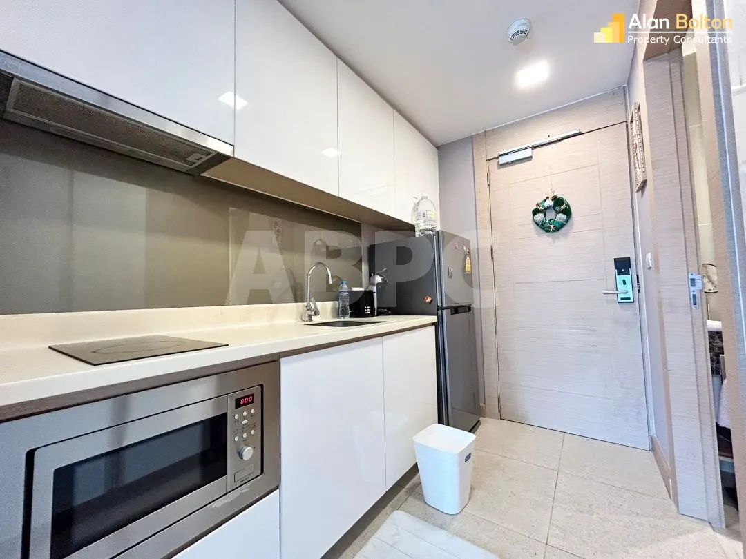 Studio Bed 1 Bath in Wong Amat ABPC1195 photo 9