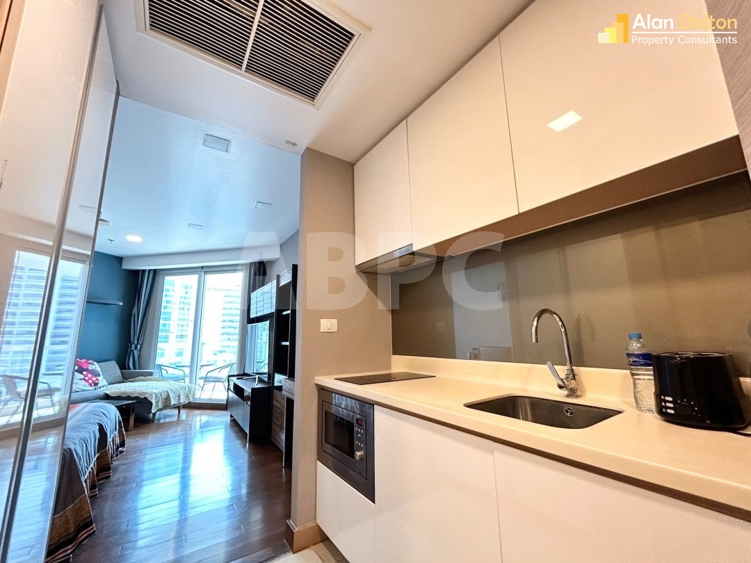 Studio Bed 1 Bath in Wong Amat ABPC1195 photo 4