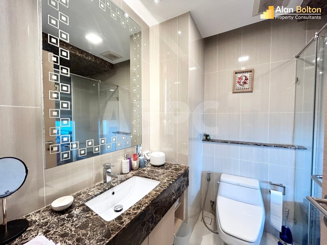 Studio Bed 1 Bath in Wong Amat ABPC1195 photo 12