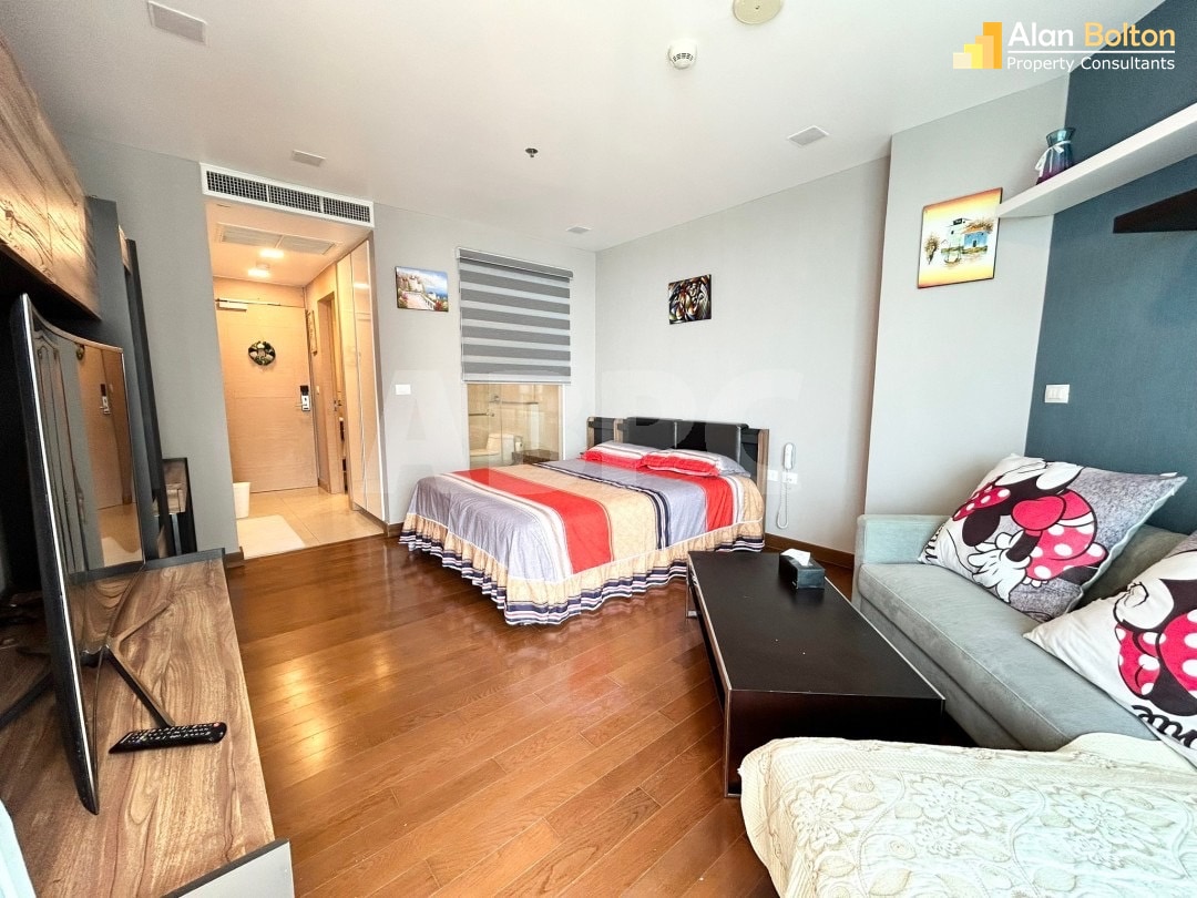 Studio Bed 1 Bath in Wong Amat ABPC1195 photo 3