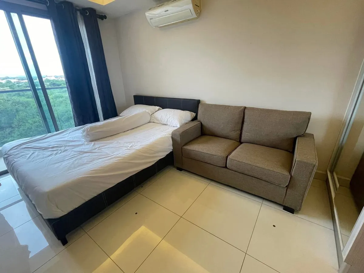 Studio Condo For Rent photo 14