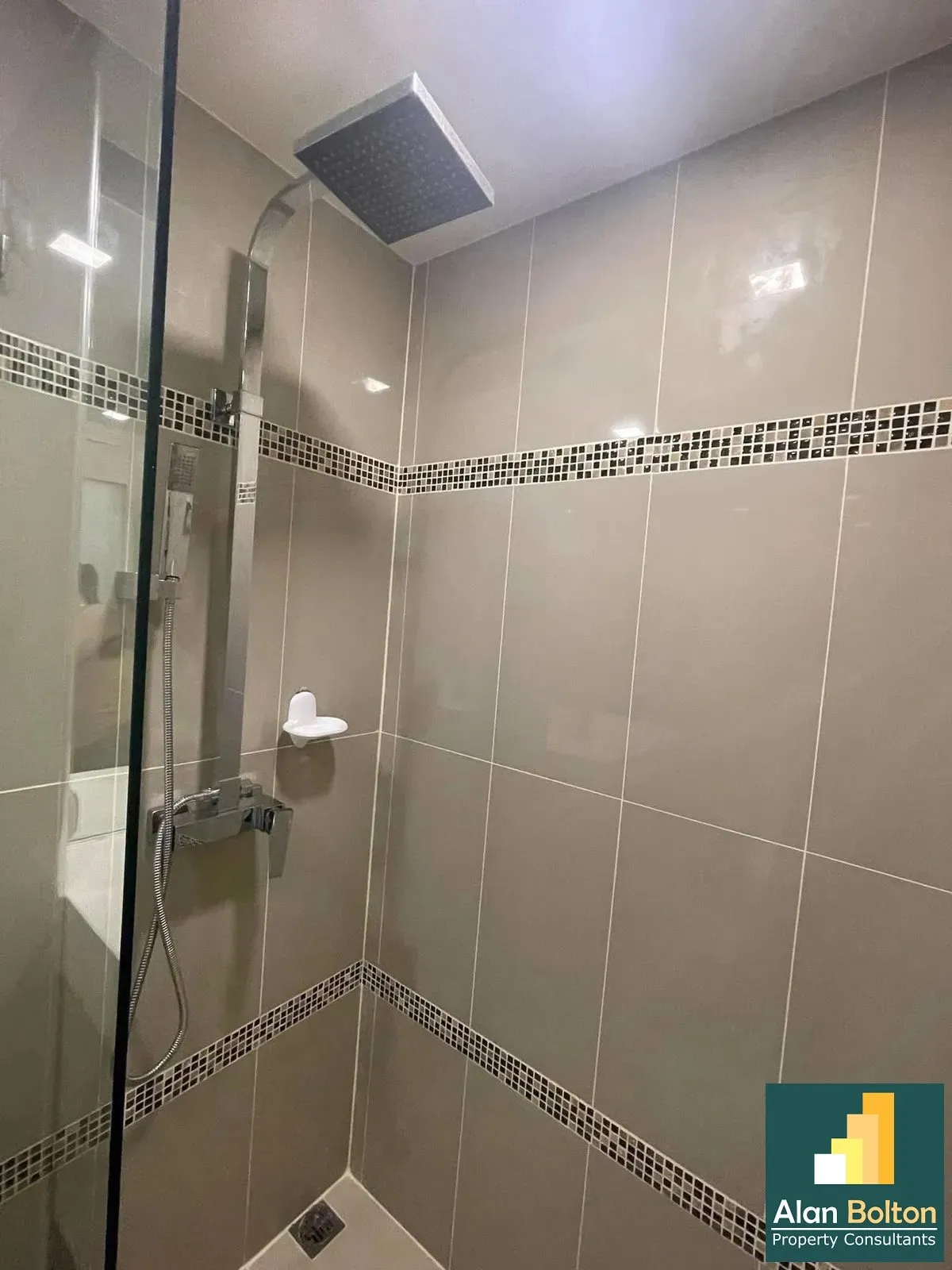 Studio Condo For Rent photo 5