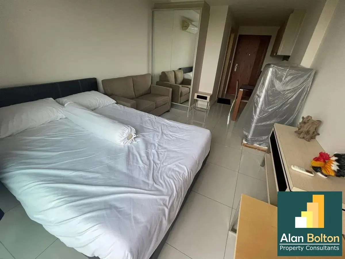 Studio Condo For Rent photo 9