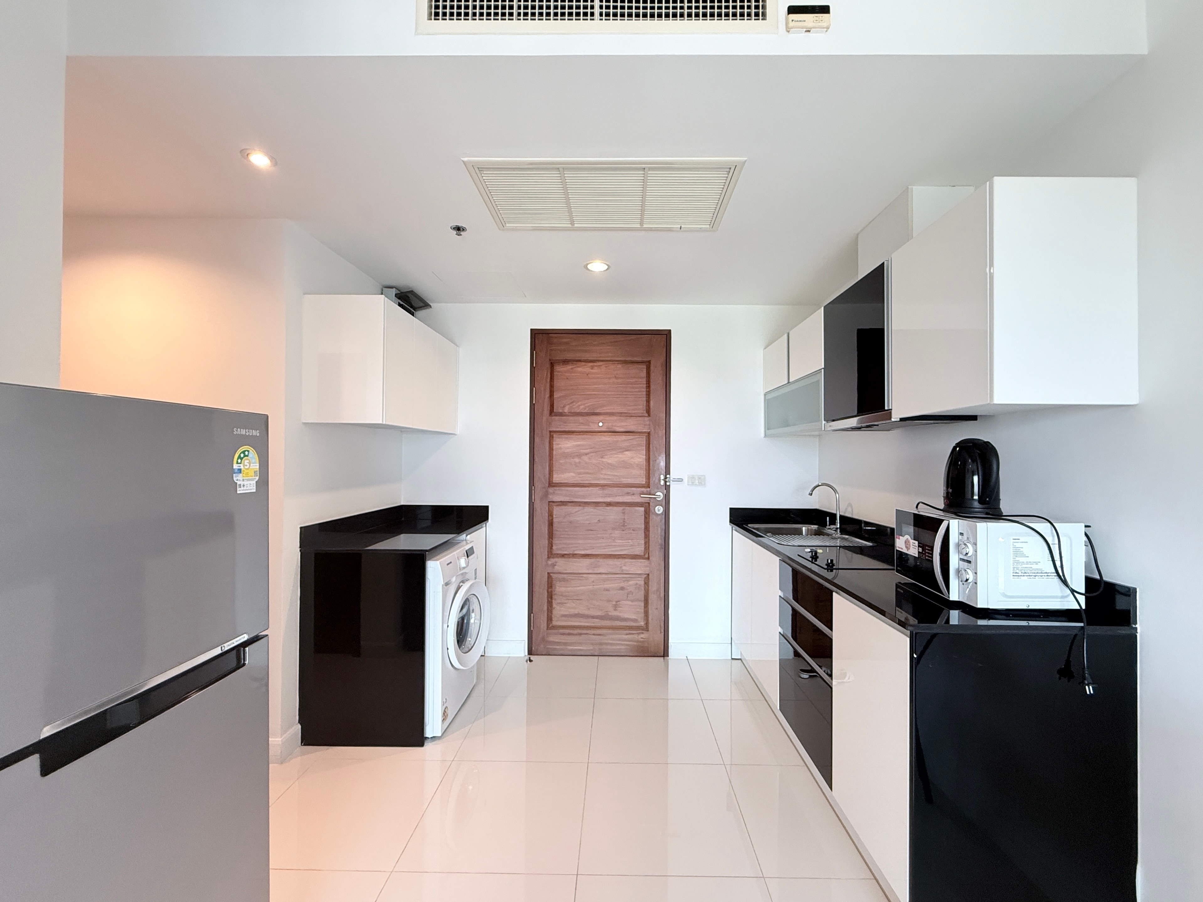 Pool view in pratumnak for rent photo 29