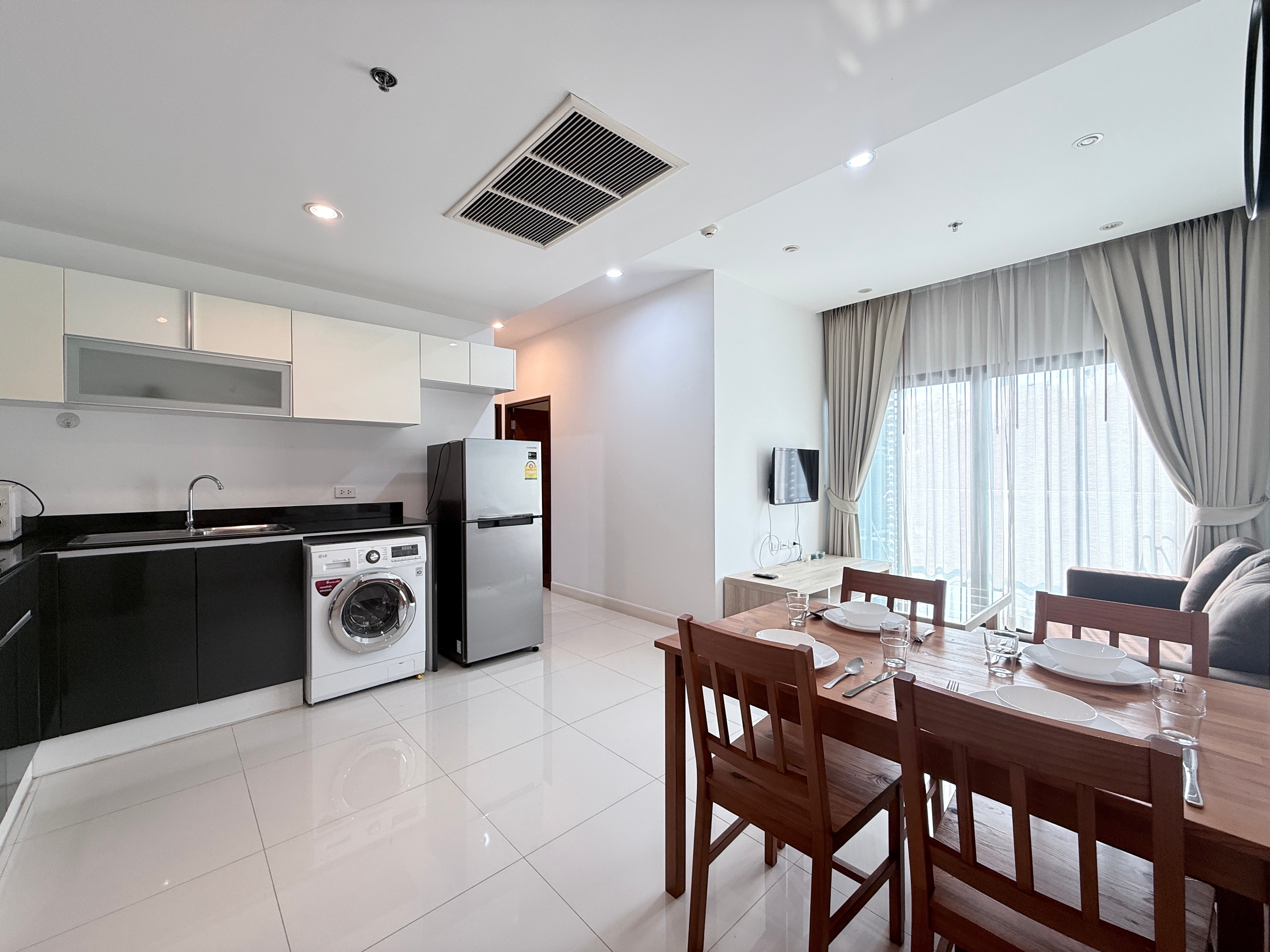 Pool view in pratumnak for rent photo 24