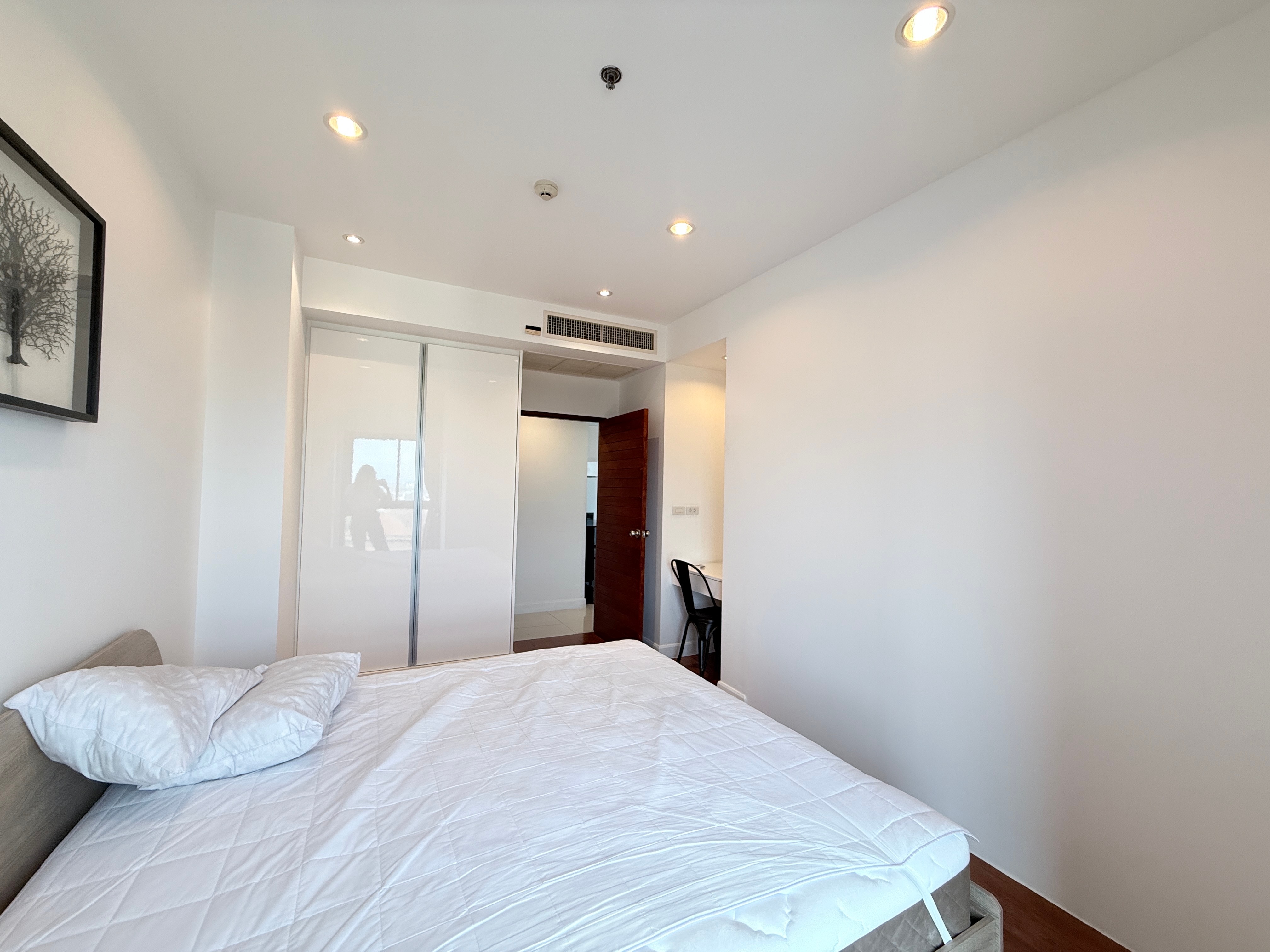 Pool view in pratumnak for rent photo 33