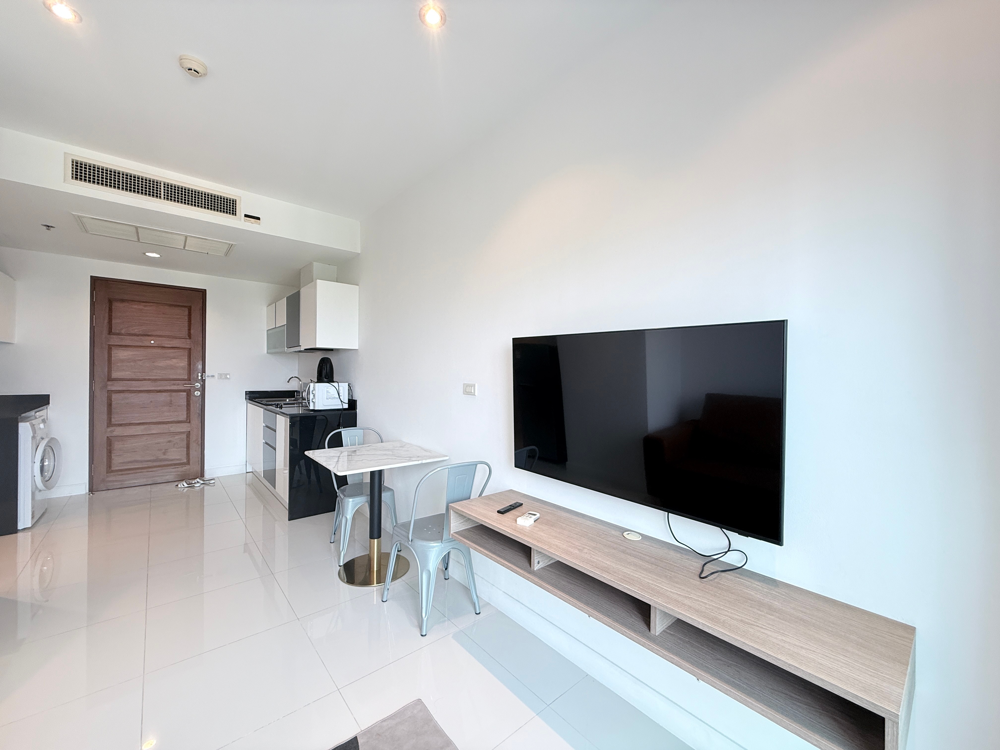 Studio sea view in Wongamat for rent photo 29