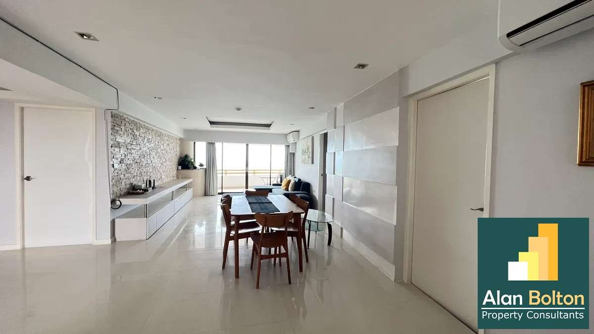 Large Beachfront Ocean View 3 Bed 3 Bath Condo in Na Jomtien photo 6