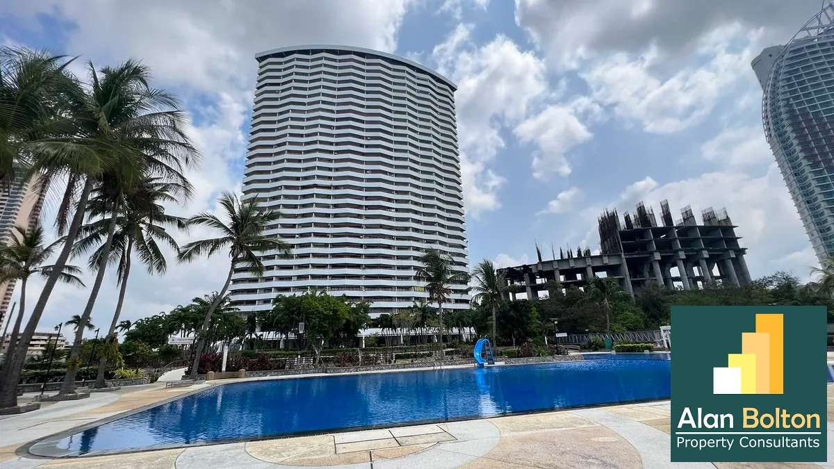 Large Beachfront Ocean View 3 Bed 3 Bath Condo in Na Jomtien