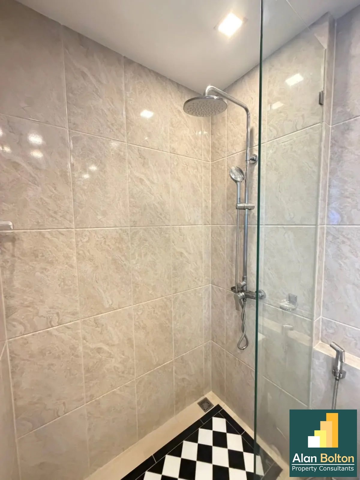 studio Condo For Rent In Jomtien photo 9