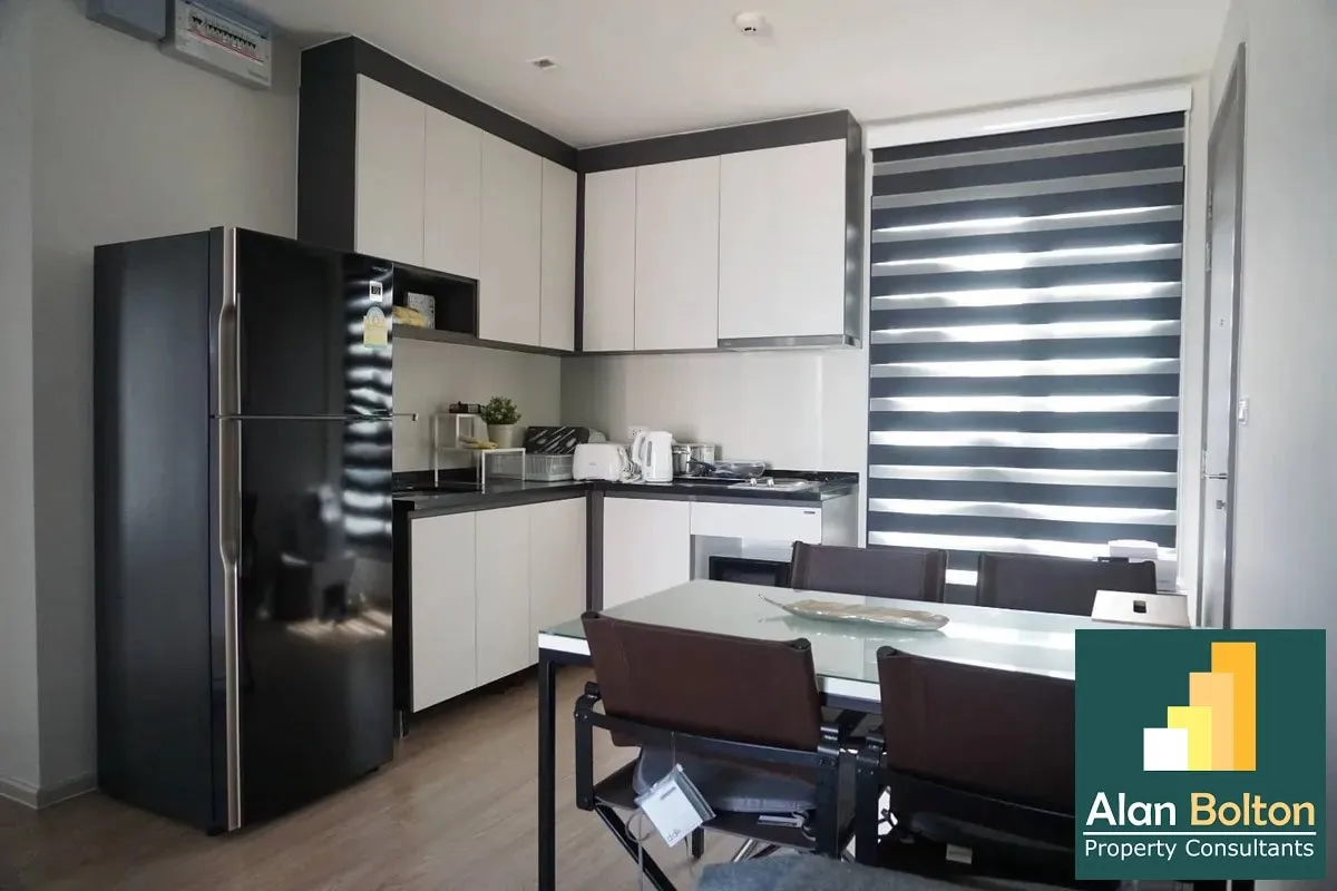 Like New Two Bedrooms Condominium In Central Pattaya For Sale photo 8