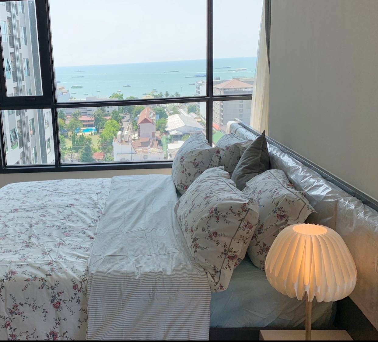 Like New Two Bedrooms Condominium In Central Pattaya For Sale photo 12