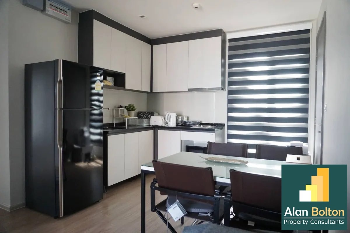 Like New Two Bedrooms Condominium In Central Pattaya For Sale photo 8