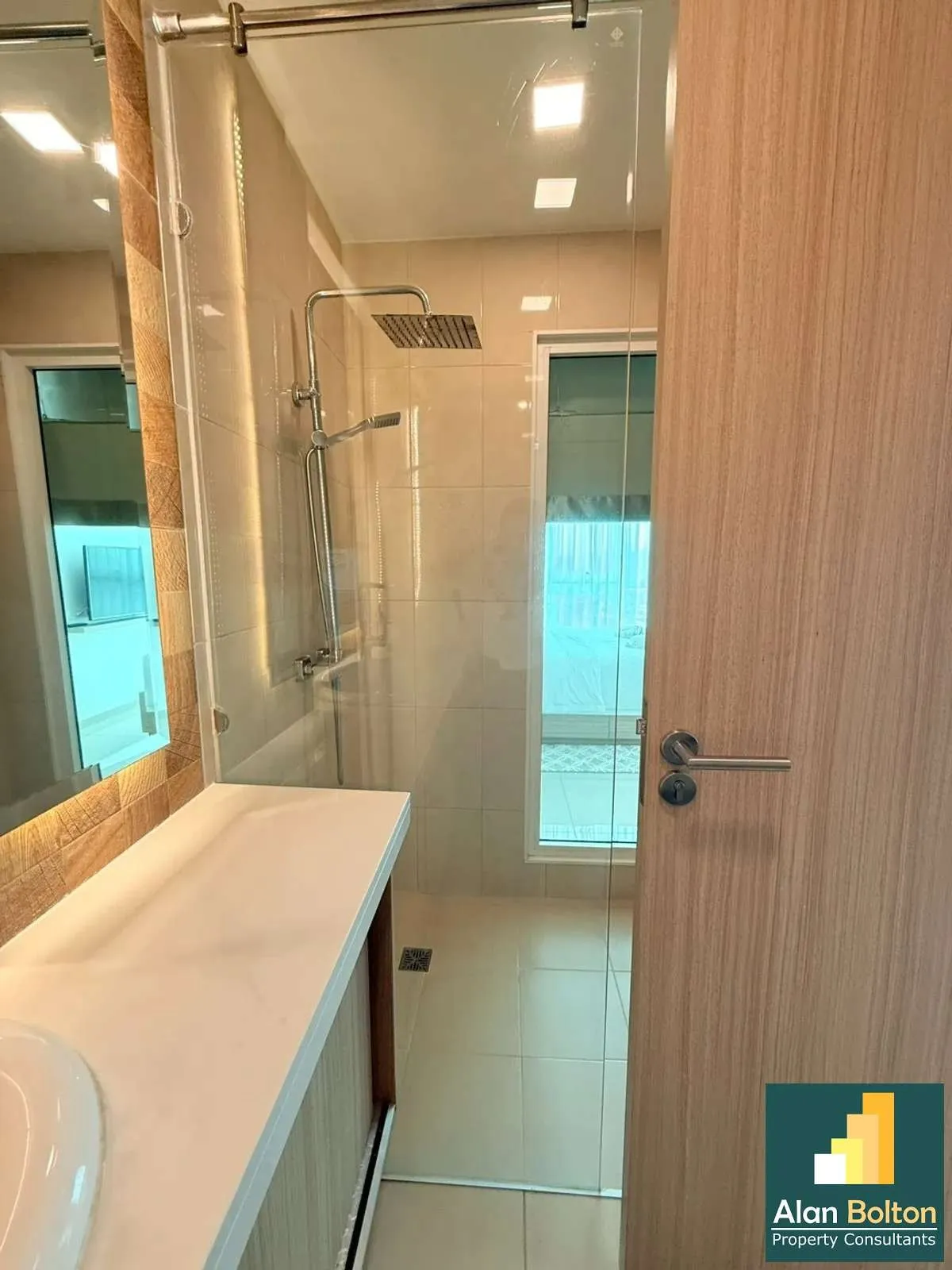 1 bedroom for rent photo 9