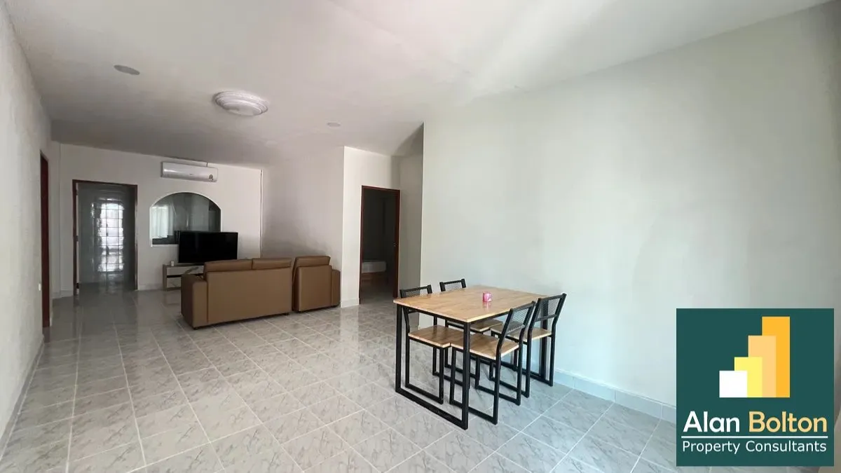 5 Bedrooms 4 Bathrooms in East Pattaya photo 5