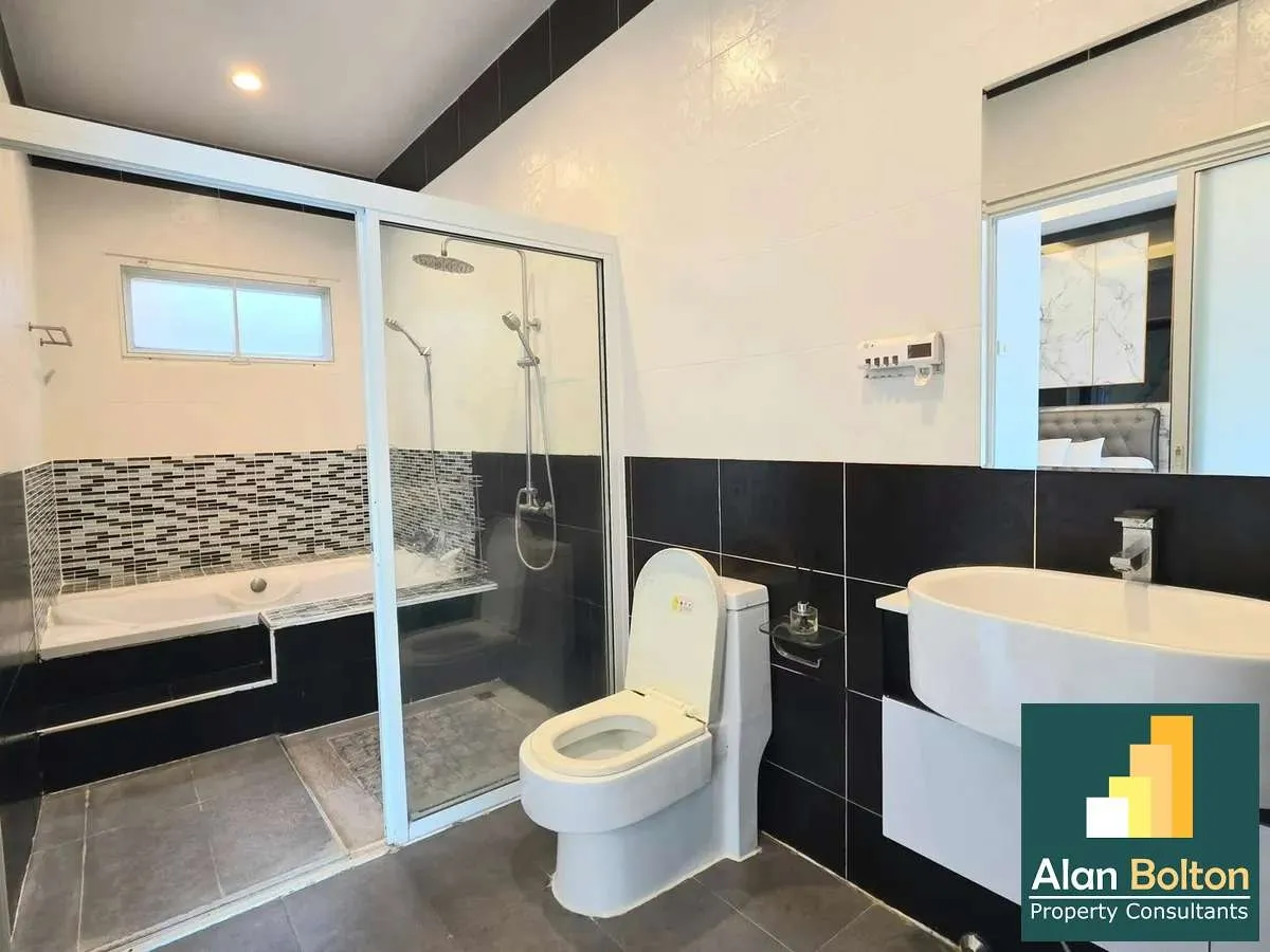Luxury modern house for rent photo 8