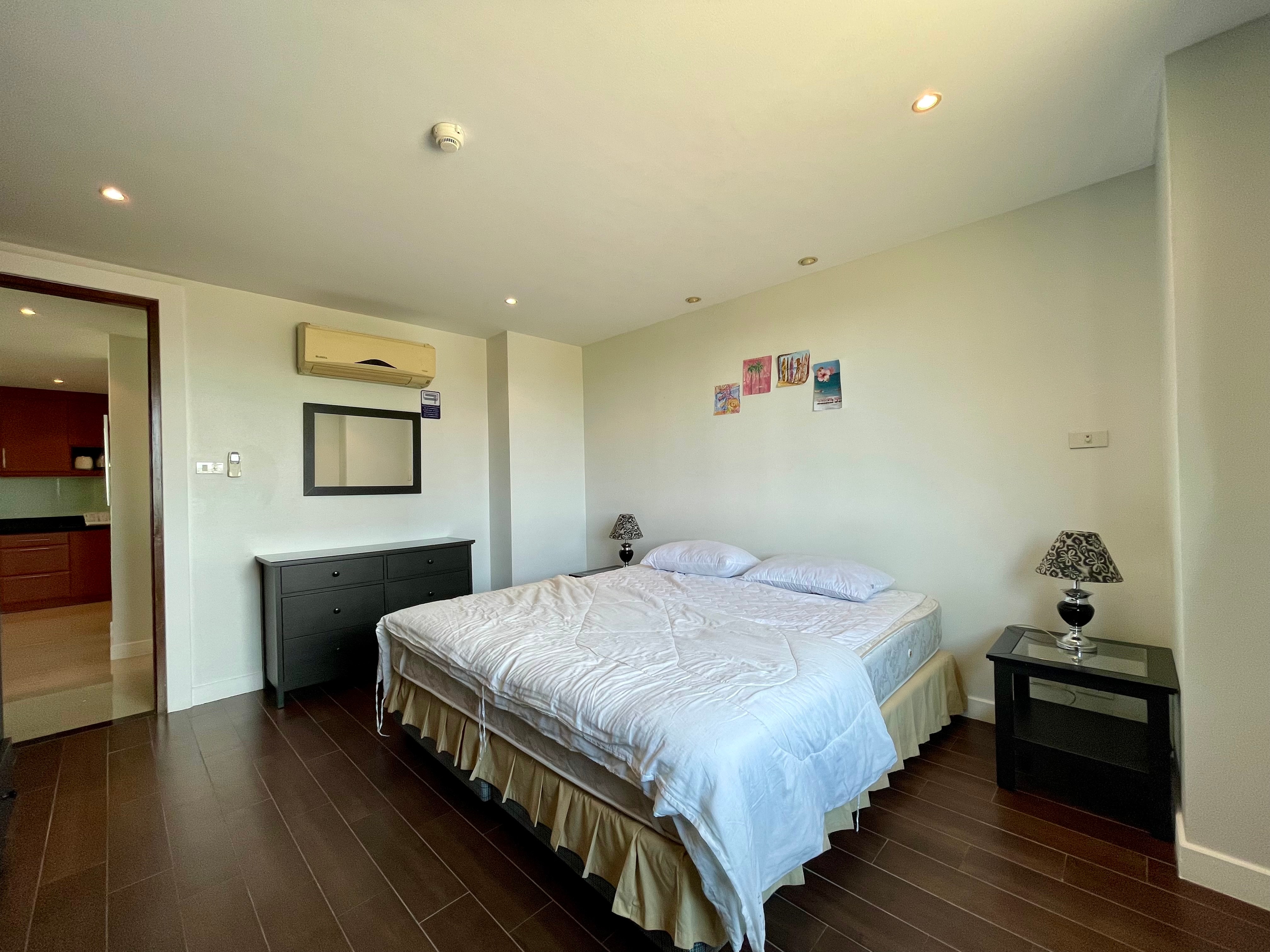 Jomtien Penthouse For sale 2 Bedroom 2 Bathroom 100 SQM In Thai Ownership photo 24
