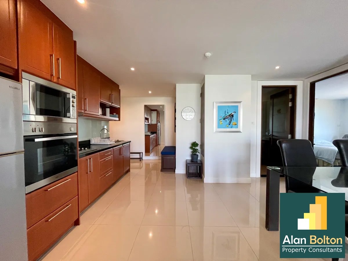Jomtien Penthouse For sale 2 Bedroom 2 Bathroom 100 SQM In Thai Ownership photo 7
