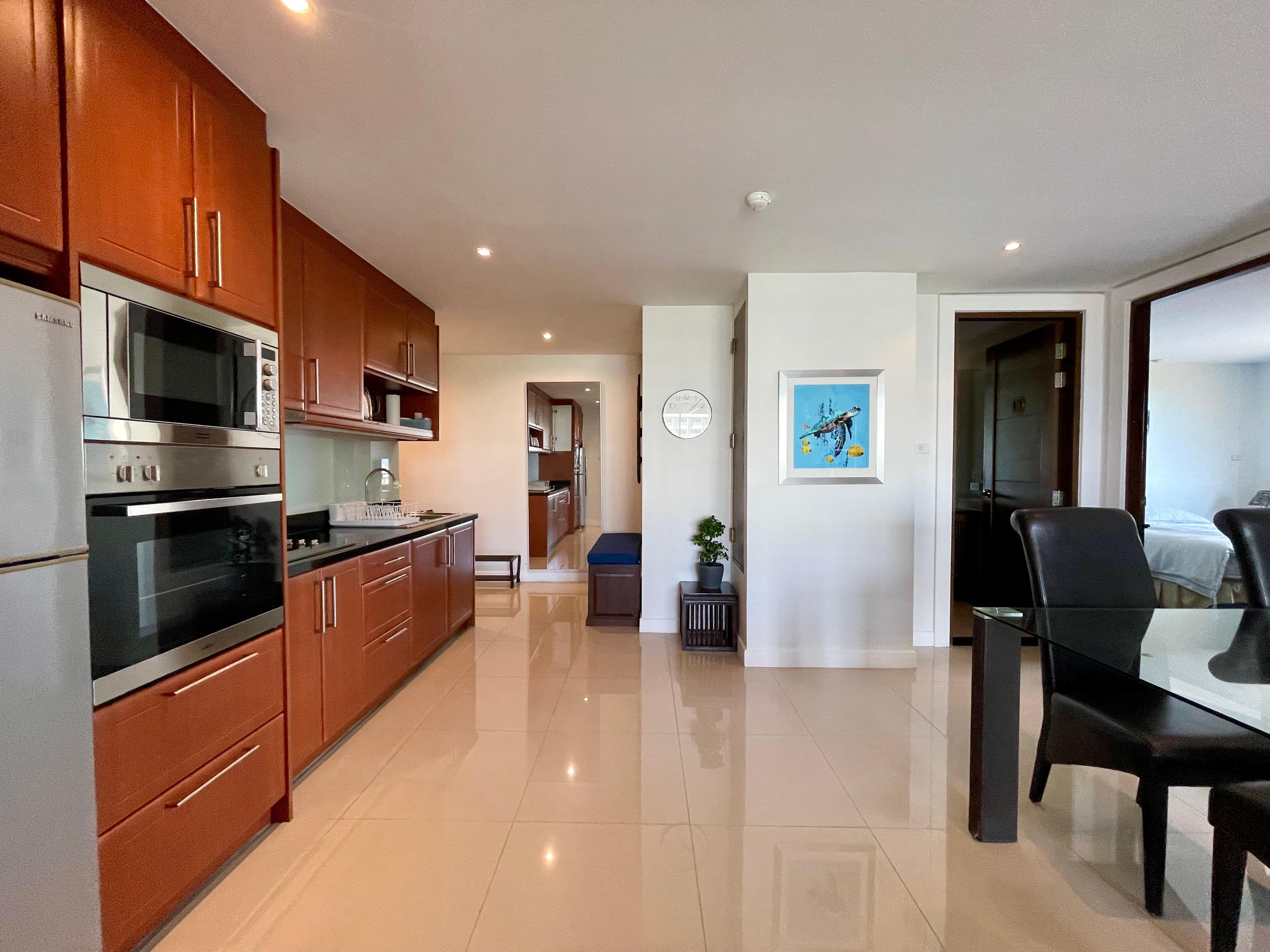 Jomtien Penthouse For sale 2 Bedroom 2 Bathroom 100 SQM In Thai Ownership photo 20