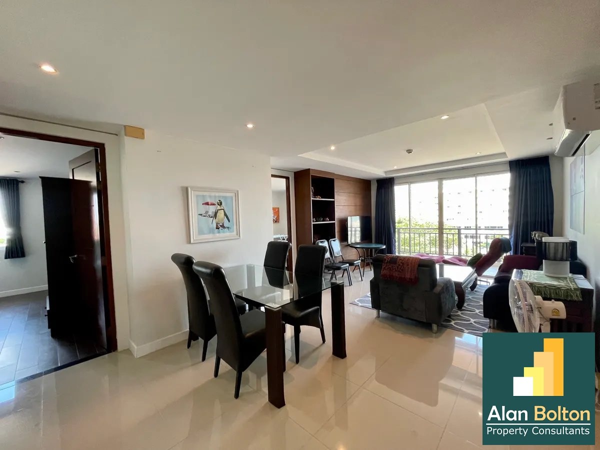 Jomtien Penthouse For sale 2 Bedroom 2 Bathroom 100 SQM In Thai Ownership photo 9