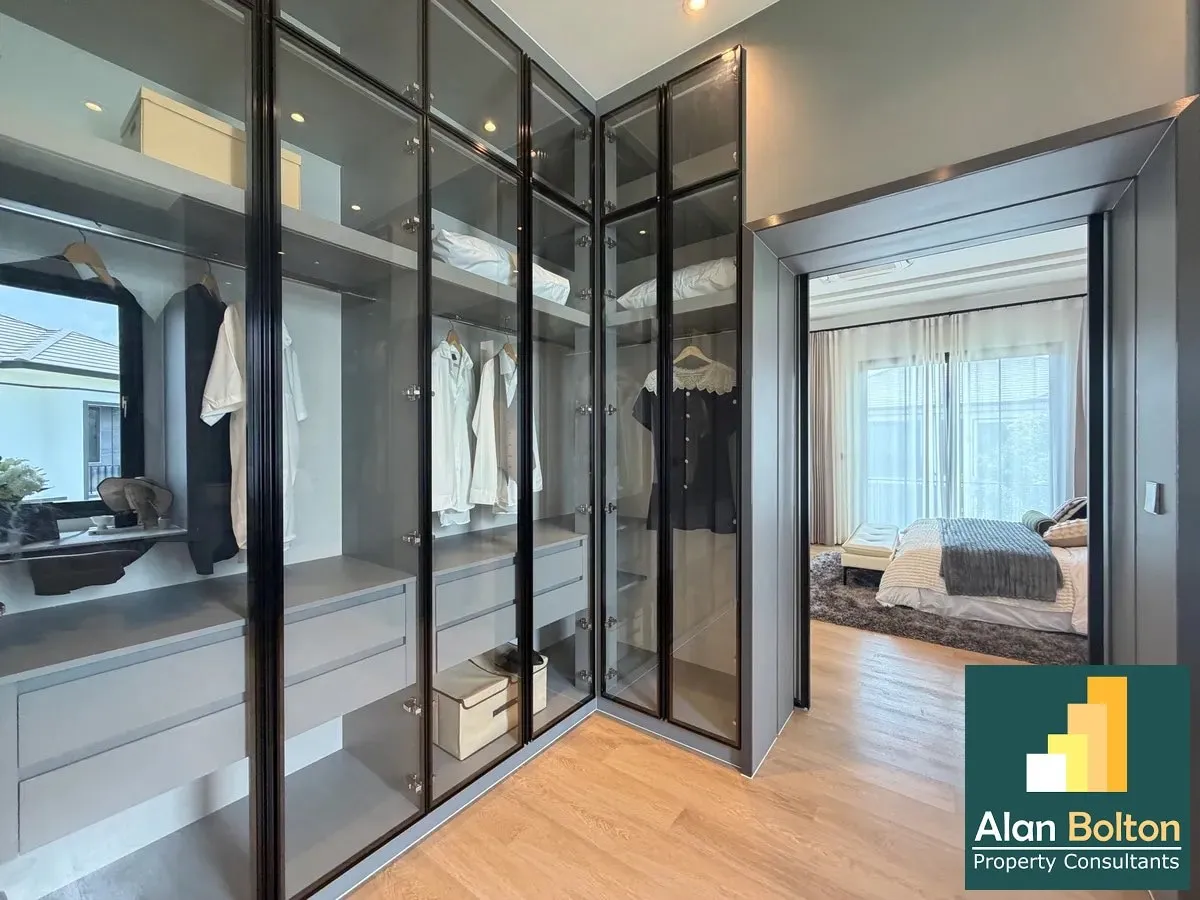 Modern House For Sale In East Pattaya photo 9